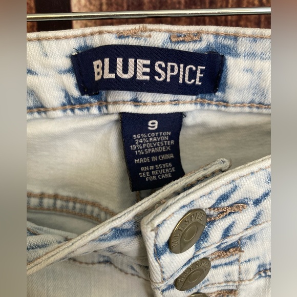 BLUE SPICE | Women’s Light Wash High Rise Skinny Jeans - Picture 5 of 8